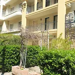 Appartement Dana Centre 16 *