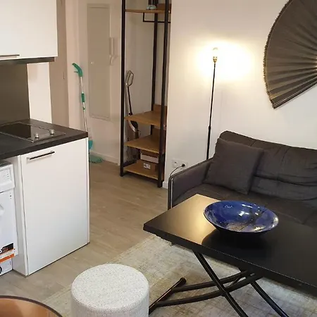 Dana Centre 16 Apartment *