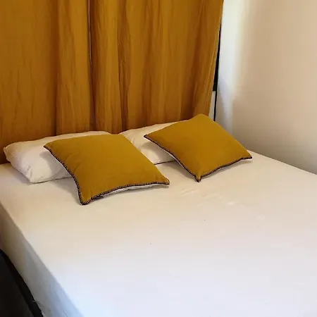 Dana Centre 16 Apartment