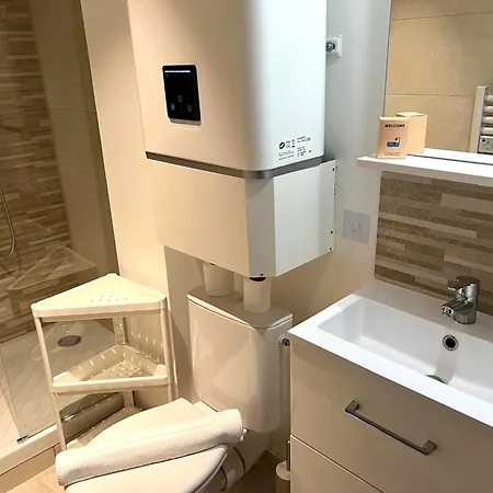 Dana Centre 16 Apartman Nizza
