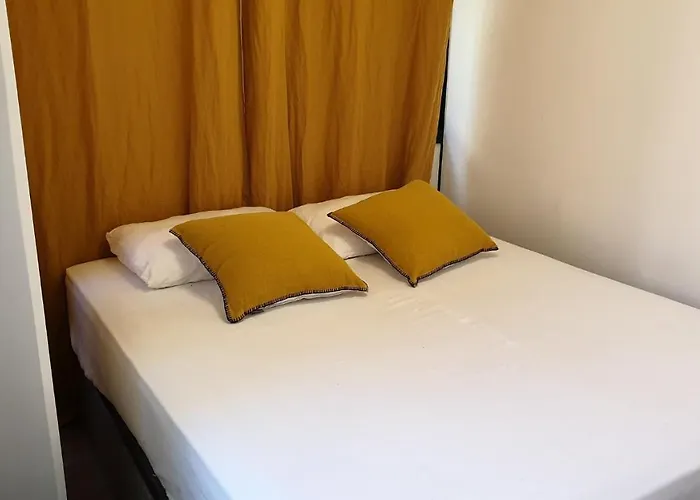 Dana Centre 16 Apartman