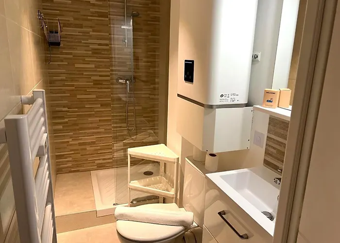 Dana Centre 16 *